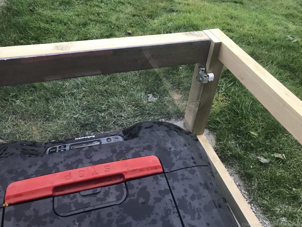 Robomow Garage hinges